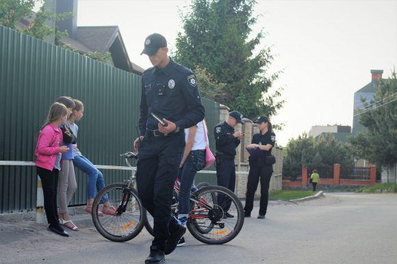Новини Вінниці - фото з На Старому місті мотоцикліст збив дівчинку і втік. Дитина у важкому стані На Старому місті мотоцикліст збив дівчинку і втік. Дитина у важкому стані, фото №2 на сайті 20minut.ua