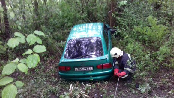 Новини Хмельницького - фото з В Ізяславському районі легковик злетів у кювет. Водія діставали рятівники В Ізяславському районі легковик злетів у кювет. Водія діставали рятівники, фото №1 на сайті vsim.ua