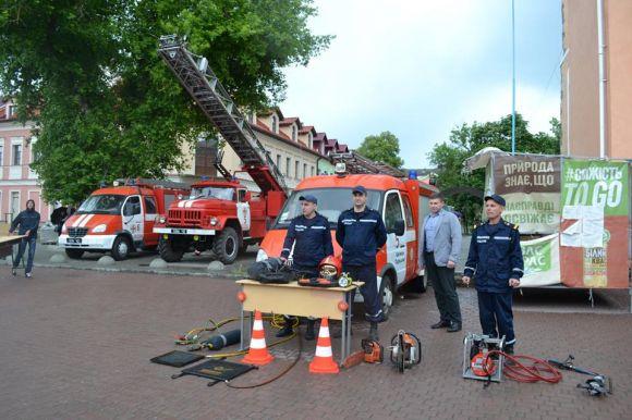 Тренування собак та відбитки пальців. Якою у Кам’янці була ярмарка правоохоронних професій (ФОТО), фото №2 на сайті 20minut.ua