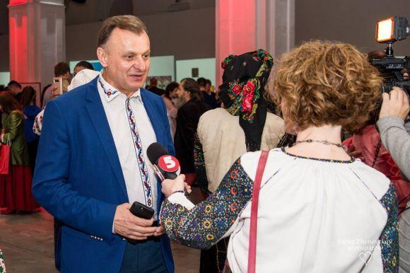 Новини Тернополя - фото з Подружжя з Тернополя вишиванки не тільки носить, а й колекціонує Подружжя з Тернополя вишиванки не тільки носить, а й колекціонує, фото №2 на сайті 20minut.ua