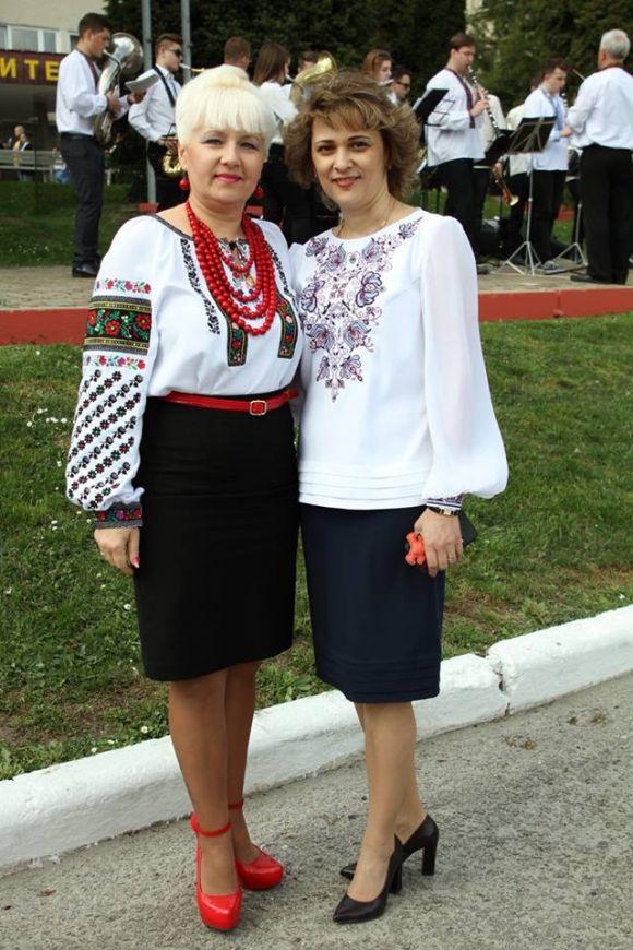День вишиванки: тернополяни заполонили соцмережі фотографіями у національному вбранні, фото №2 на сайті 20minut.ua