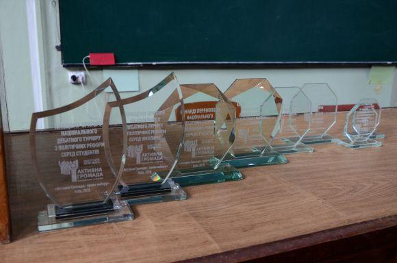 Новини Кам'янця-Подільського - фото з Кам’янчанки отримали призове місце у Всеукраїнському дебатному турнірі. Інтерв’ю з учасниками Кам’янчанки отримали призове місце у Всеукраїнському дебатному турнірі. Інтерв’ю з учасниками, фото №2 на сайті 20minut.ua