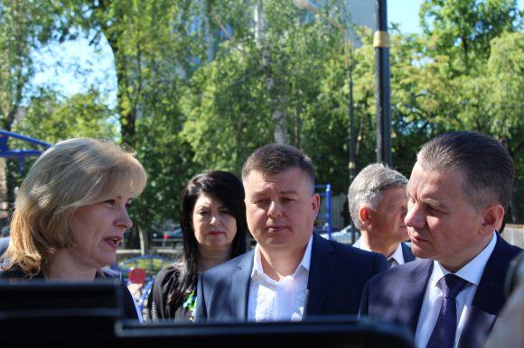 За 19 мільйонів гривень будують футбольне поле біля Палацу дітей та юнацтва, фото №5 на сайті 20minut.ua