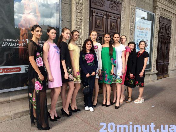 На Театральному майдані дефілювали особливі моделі, фото №4 на сайті 20minut.ua