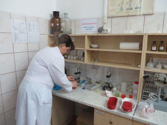 Новини Хмельницького - фото з Чи варто боятися нітратів? Журналісти vsim.ua перевірили ранню полуницю Чи варто боятися нітратів? Журналісти vsim.ua перевірили ранню полуницю, фото №6 на сайті vsim.ua