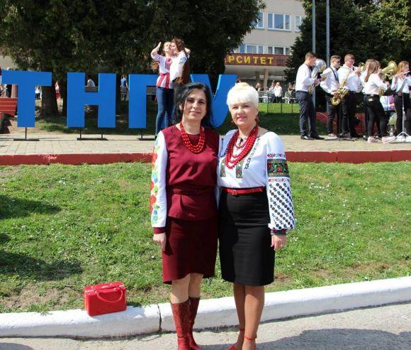 День вишиванки: тернополяни заполонили соцмережі фотографіями у національному вбранні, фото №1 на сайті 20minut.ua
