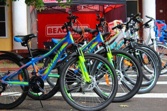 Новини Вінниці - фото з У Центральному парку презентували муніципальну велошколу для дітей У Центральному парку презентували муніципальну велошколу для дітей, фото №5 на сайті 20minut.ua