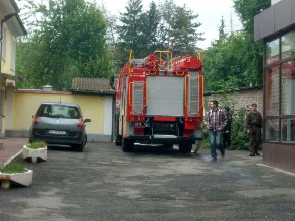 Новини Хмельницького - фото з Посилений патруль та прибирання: Хмельницький готується до візиту Порошенка Посилений патруль та прибирання: Хмельницький готується до візиту Порошенка, фото №3 на сайті vsim.ua