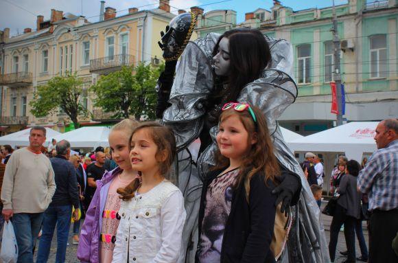 Новини Вінниці - фото з Як проходить День Європи у Вінниці (ФОТОРЕПОРТАЖ) Як проходить День Європи у Вінниці (ФОТОРЕПОРТАЖ), фото №8 на сайті 20minut.ua