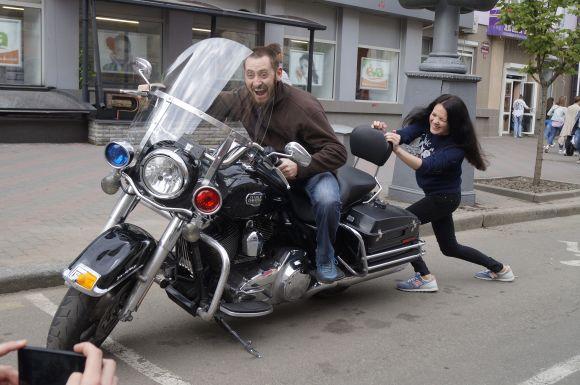 Новини Вінниці - фото з Янголи з грошима та інші фотолокації. Як виглядала Соборна в День Європи Янголи з грошима та інші фотолокації. Як виглядала Соборна в День Європи, фото №6 на сайті 20minut.ua