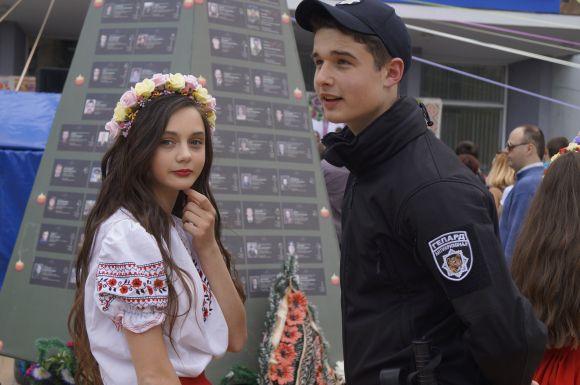 Новини Вінниці - фото з Янголи з грошима та інші фотолокації. Як виглядала Соборна в День Європи Янголи з грошима та інші фотолокації. Як виглядала Соборна в День Європи, фото №1 на сайті 20minut.ua