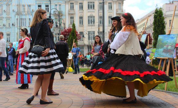 Новини Вінниці - фото з Як проходить День Європи у Вінниці (ФОТОРЕПОРТАЖ) Як проходить День Європи у Вінниці (ФОТОРЕПОРТАЖ), фото №16 на сайті 20minut.ua