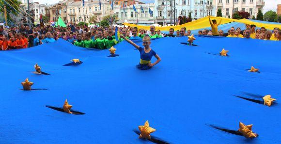 Новини Вінниці - фото з Як проходить День Європи у Вінниці (ФОТОРЕПОРТАЖ) Як проходить День Європи у Вінниці (ФОТОРЕПОРТАЖ), фото №4 на сайті 20minut.ua