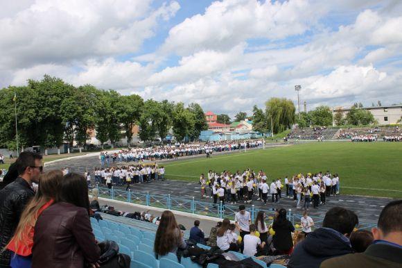 Новини Кам'янця-Подільського - фото з День міста із рекордом України – у Кам’янці 3 000 людей сформували живий герб (РЕПОРТАЖ) День міста із рекордом України – у Кам’янці 3 000 людей сформували живий герб (РЕПОРТАЖ), фото №5 на сайті 20minut.ua