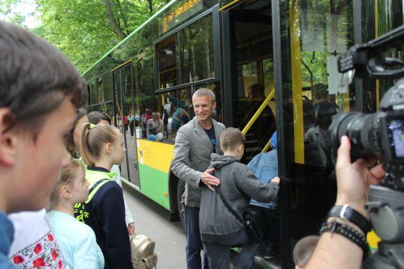 Новини Вінниці - фото з Потягнув 12-тонний автобус зі школярами. Новий рекорд стронгмена Сергія Грачова Потягнув 12-тонний автобус зі школярами. Новий рекорд стронгмена Сергія Грачова, фото №1 на сайті 20minut.ua