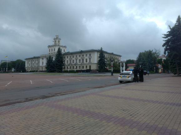 Новини Хмельницького - фото з Посилений патруль та прибирання: Хмельницький готується до візиту Порошенка Посилений патруль та прибирання: Хмельницький готується до візиту Порошенка, фото №1 на сайті vsim.ua