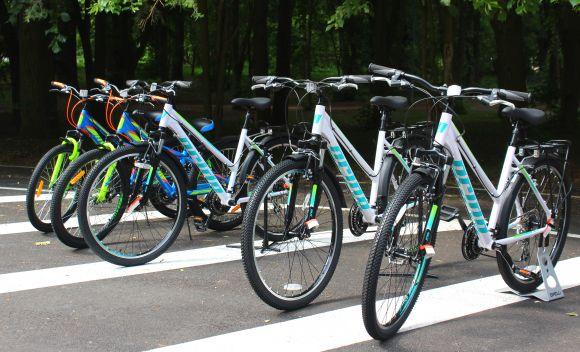 Новини Вінниці - фото з У Центральному парку презентували муніципальну велошколу для дітей У Центральному парку презентували муніципальну велошколу для дітей, фото №2 на сайті 20minut.ua