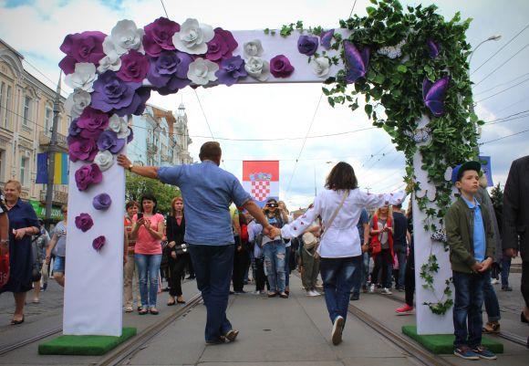 Новини Вінниці - фото з Як проходить День Європи у Вінниці (ФОТОРЕПОРТАЖ) Як проходить День Європи у Вінниці (ФОТОРЕПОРТАЖ), фото №14 на сайті 20minut.ua