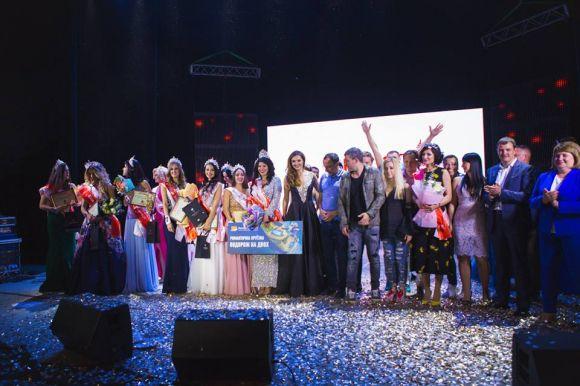 Новини Вінниці - фото з У Вінниці обрали переможницю конкурсу «Місіс Вінниця» Усі учасниці конкурсу, журі та ведучі