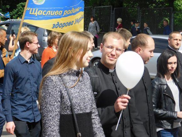 Новини Хмельницького - фото з Хода за сімейні цінності у Хмельницькому: хто йшов у колоні Хода за сімейні цінності у Хмельницькому: хто йшов у колоні, фото №16 на сайті vsim.ua