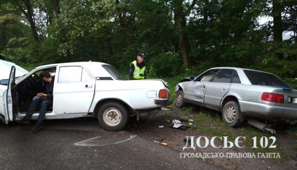 На дорозі Тернопіль-Львів зіткнулись "Волга" та Audi.  Є потерпілі дорослі та діти, фото №1 на сайті 20minut.ua