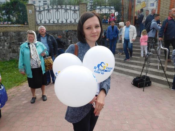 Новини Хмельницького - фото з Хода за сімейні цінності у Хмельницькому: хто йшов у колоні C:\Users\Користувач\Desktop\Храм\DSCN8377.JPG