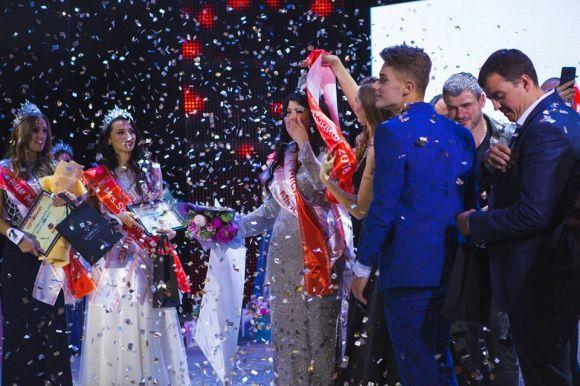 Новини Вінниці - фото з У Вінниці обрали переможницю конкурсу «Місіс Вінниця» Нагородження переможниці конкурсу