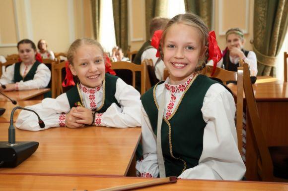 Сесійна зала на день перетворилася на танцювальну, фото №3 на сайті 20minut.ua