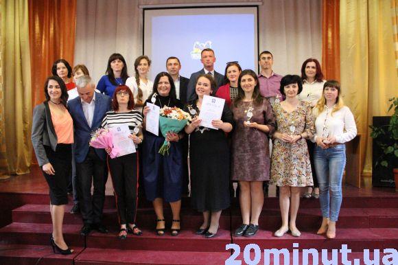 Новини Тернополя - фото з Кращим класним керівником стала вчителька школи №5 Ірина Савельєва Кращим класним керівником стала вчителька школи №5 Ірина Савельєва, фото №3 на сайті 20minut.ua