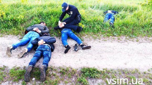 Водій спалив автомобіль після того, як вилетів на тротуар і збив жінку в центрі Хмельницького, фото №1 на сайті vsim.ua