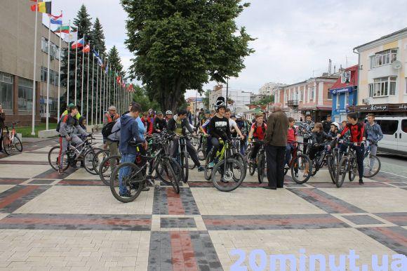Новини Кам'янця-Подільського - фото з Закордонні делегації та частування варениками: у Кам’янці святкують День міста (ФОТО) Закордонні делегації та частування варениками: у Кам’янці святкують День міста (ФОТО), фото №5 на сайті 20minut.ua
