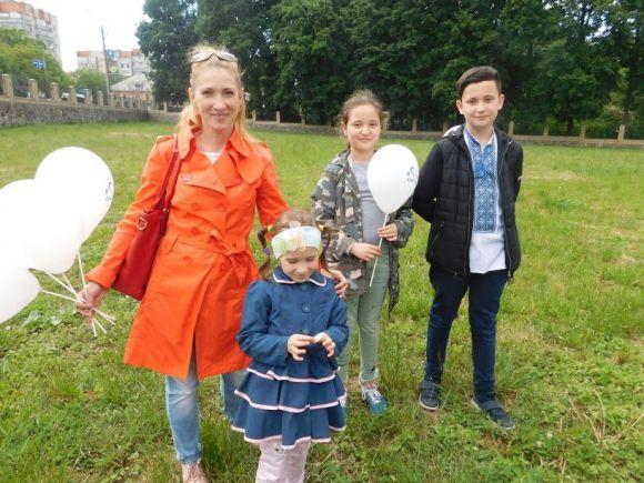 Новини Хмельницького - фото з Хода за сімейні цінності у Хмельницькому: хто йшов у колоні Хода за сімейні цінності у Хмельницькому: хто йшов у колоні, фото №8 на сайті vsim.ua