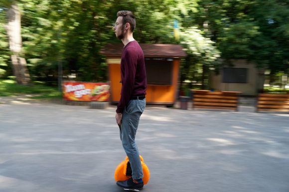 Новини Вінниці - фото з Проїхали на моноколесі з центру до залізничного вокзалу. Як воно? Проїхали на моноколесі з центру до залізничного вокзалу. Як воно?, фото №5 на сайті 20minut.ua