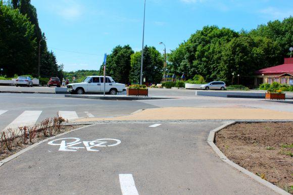 У Вінниці з’явилася ще одна підвищена «зебра». Велосипедисти вимагають нанести вело-розмітку, фото №6 на сайті 20minut.ua