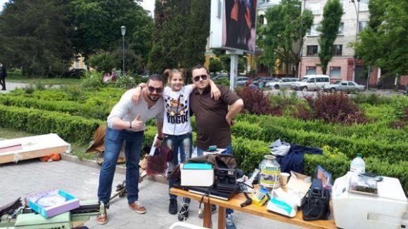 Новини Тернополя - фото з Сім «гаражних розпродажів» - вісім автомобілів в АТО Сім «гаражних розпродажів» - вісім автомобілів в АТО, фото №2 на сайті 20minut.ua