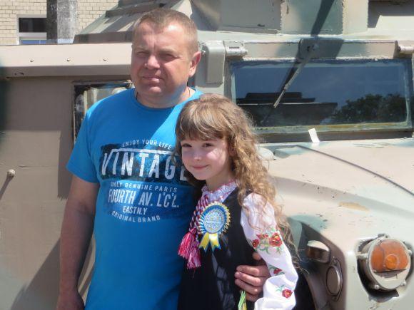 Новини Хмельницького - фото з Показ техніки на Проскурівській. Можна вдягнути бронежилет і залізти в танк Показ техніки на Проскурівській. Можна вдягнути бронежилет і залізти в танк, фото №14 на сайті vsim.ua