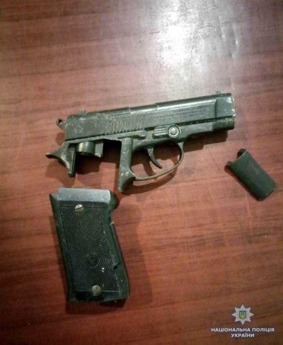 Новини Вінниці - фото з У Бару на чоловіка напали озброєні бандити. Нападники вкрали Аudi А4 У Бару на чоловіка напали озброєні бандити. Нападники вкрали Аudi А4, фото №2 на сайті 20minut.ua