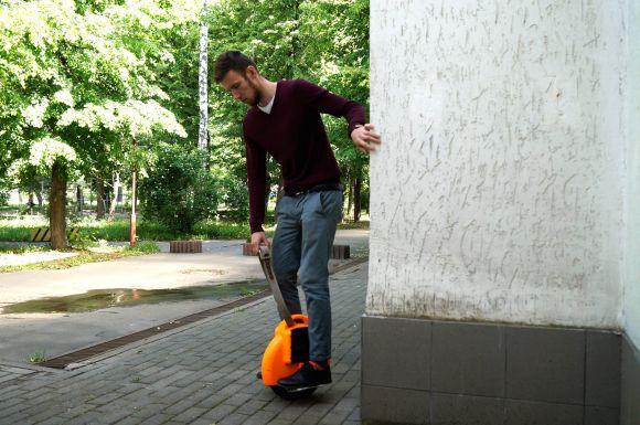 Новини Вінниці - фото з Проїхали на моноколесі з центру до залізничного вокзалу. Як воно? Проїхали на моноколесі з центру до залізничного вокзалу. Як воно?, фото №3 на сайті 20minut.ua