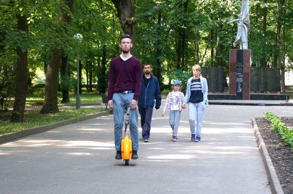 Новини Вінниці - фото з Проїхали на моноколесі з центру до залізничного вокзалу. Як воно? Проїхали на моноколесі з центру до залізничного вокзалу. Як воно?, фото №9 на сайті 20minut.ua