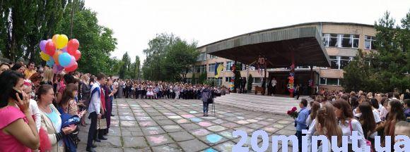 У школах Кам’янця пролунав останній дзвоник (ФОТОРЕПОРТАЖ), фото №1 на сайті 20minut.ua