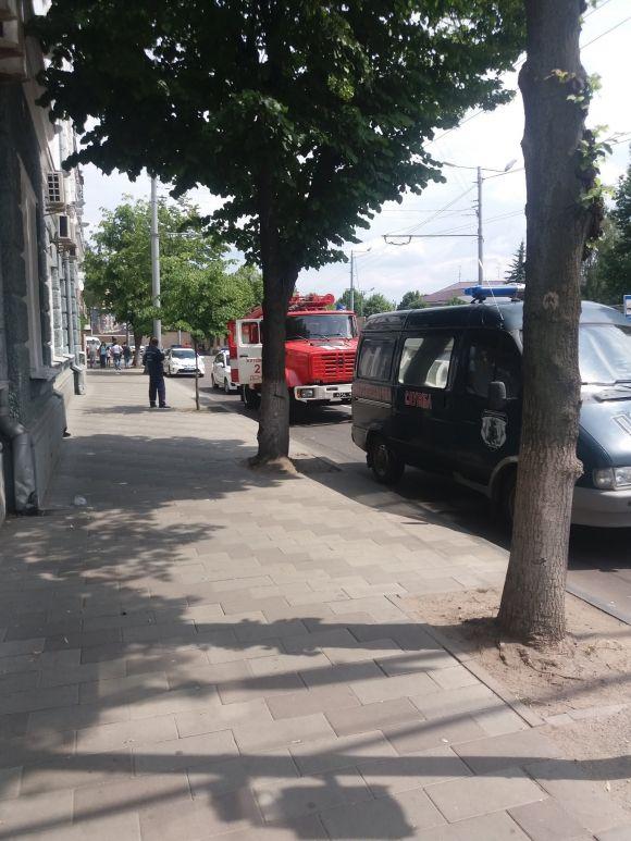 Новини Житомира - фото з З Житомирської міськради евакуювали працівників та відвідувачів З Житомирської міськради евакуювали працівників та відвідувачів, фото №1 на сайті 20minut.ua