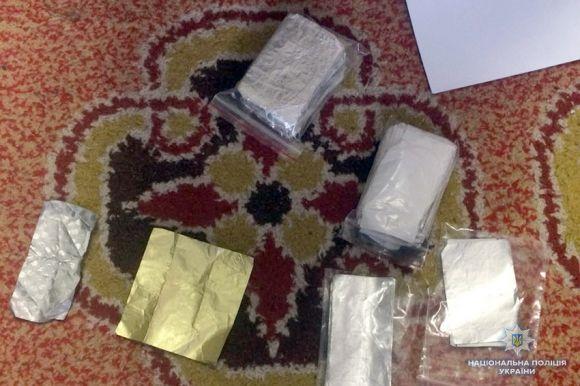 У Кам’янці затримали групу наркоторговців. Організувала «бізнес» молода жінка, фото №3 на сайті 20minut.ua