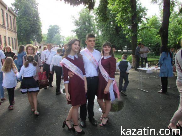Останній дзвінок в другій школі (фоторепортаж), фото №22 на сайті 20minut.ua