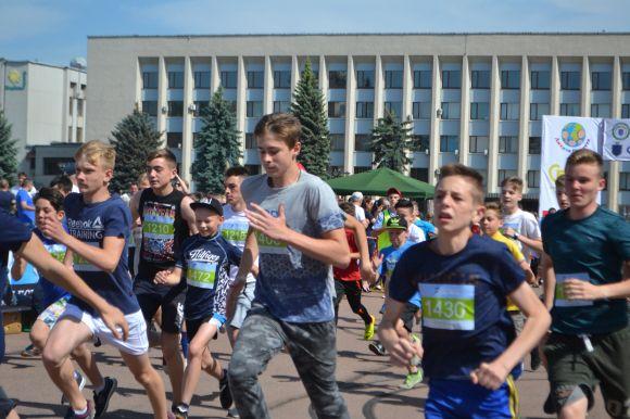 Хмельницький біжить: шукайте себе на фото, фото №18 на сайті vsim.ua