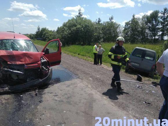 В аварії на Зборівщині на Зелені свята покалічились шестеро. З них двоє – діти, фото №2 на сайті 20minut.ua