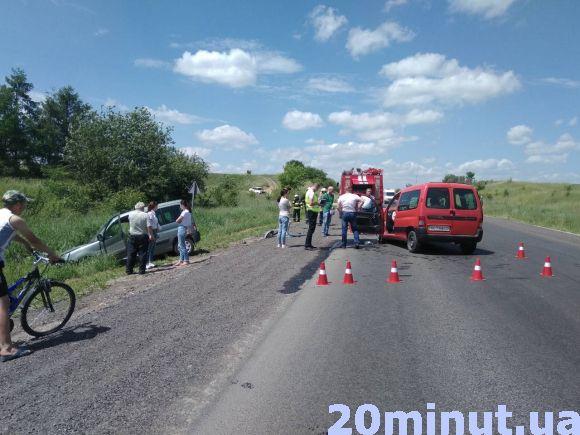 В аварії на Зборівщині на Зелені свята покалічились шестеро. З них двоє – діти, фото №3 на сайті 20minut.ua