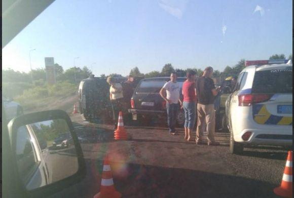 ДТП та пожежа на Тяжилові, аварія по Пирогова: відео за понеділок, фото №6 на сайті 20minut.ua