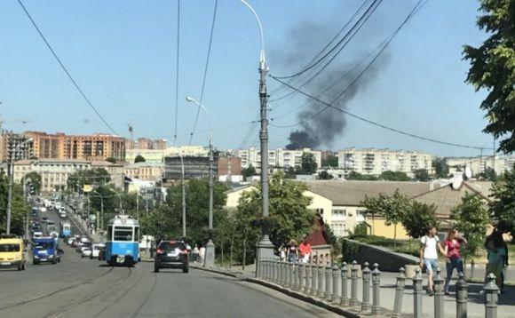 Новини Вінниці - фото з На Тяжилові стовп чорного диму: що горить? На Тяжилові стовп чорного диму: що горить?, фото №5 на сайті 20minut.ua
