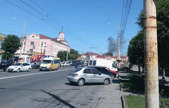 Новини Вінниці - фото з На Тяжилові стовп чорного диму: що горить? На Тяжилові стовп чорного диму: що горить?, фото №2 на сайті 20minut.ua