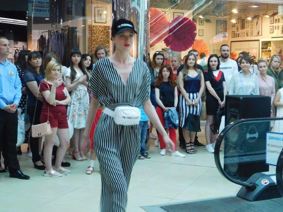 Гуру краси і стилю в Хмельницькому: як зустрічали модного українського дизайнера Андре Тана (новини компаній), фото №13 на сайті vsim.ua